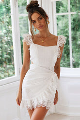 Boho Mini-Strandkleid mit Spitzenrüschen